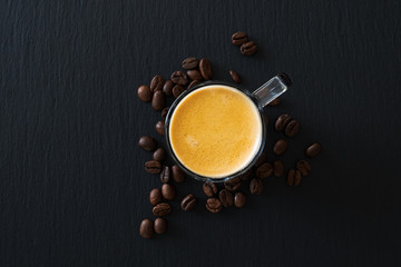 Espresso und Kaffebohnen