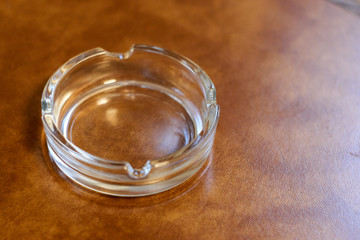 灰皿のアップ・たばこ