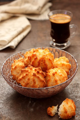 Coconut macaroon cookies