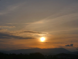 Obraz premium golden sunset sky