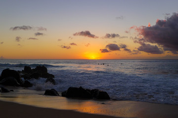 Fototapeta na wymiar Sundown at Northshore, Oahu Hawaii