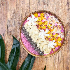 Tropical Breakfast Fruit Smoothie Bowl
