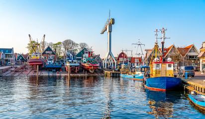Fototapeta Hafen Urk am Ijsselmeer mit Werft obraz