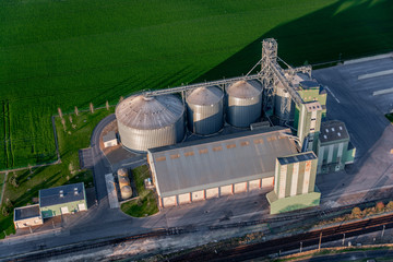 Silo agricole à Crepy-Couvron © interludephoto
