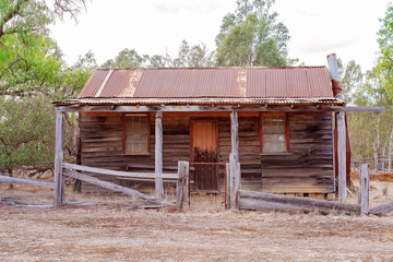 Abandoned Australian Homestead In The Bush - obrazy, fototapety, plakaty