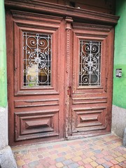 historische braune Tür in der Altstadt