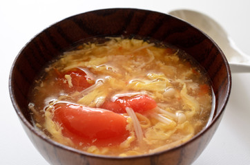 トマトとエノキの卵スープ