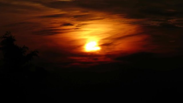 Tramonto tra le nuvole 
