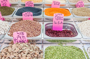 Israel, Tel Aviv-Yafo, fava beans and lentils at shuk Levinsky market