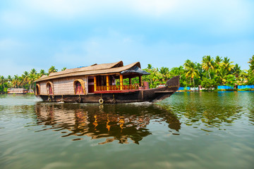 Fototapeta na wymiar Houseboat in Alappuzha backwaters, Kerala
