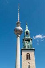Berliner Fernsehturm und Marienkirche