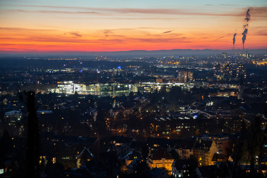 Karlsruhe bei Abendd&auml;mmerung