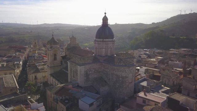 25P orbiting clockwise around cathedral in Militello Sicily