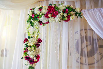 beautiful elements of wedding decor in the restaurant
