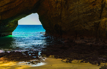 [静岡県] 南伊豆の自然　竜宮窟