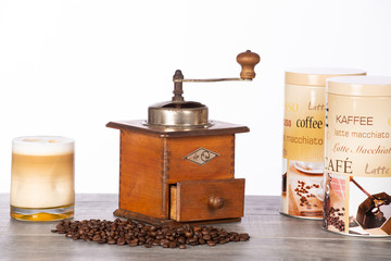 Kaffeemühle, Kaffee, Cappuccino, Kaffeebohnen, Mühle, altertümlich, alt, Retro, Küche, Aroma,...