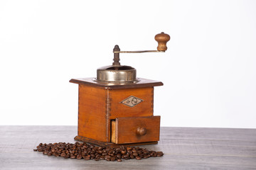 Kaffeemühle, Kaffee, Cappuccino, Kaffeebohnen, Mühle, altertümlich, alt, Retro, Küche, Aroma,...