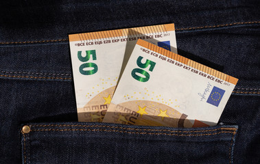 Europäische Währung. Euro Geld in Jeans.