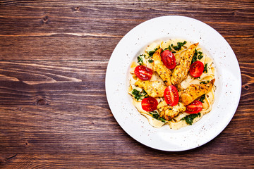 Pasta with meat, sauce and vegetables