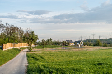 Lärmschutzwand an Landstrasse