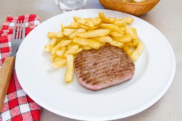 steak haché et frites