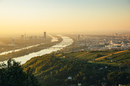 Austria, Vienna, view from Kahlenberg at sunrise