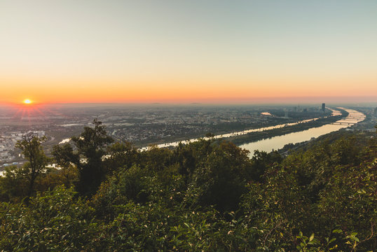 Austria, Vienna, view from Kahlenberg at sunrise