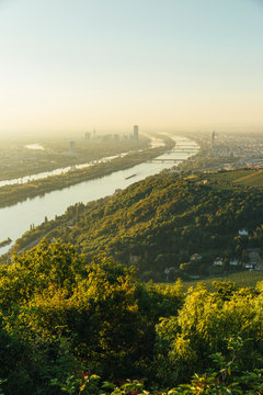 Austria, Vienna, view from Kahlenberg at sunrise