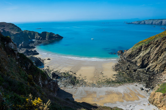 United Kingdom, Channel islands, overlook over the east coast from the narrow isthmus of Greater and Little Sark