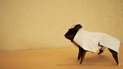 折り紙で作ったかわいい羊