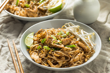 Homemade Chicken Pad Thai