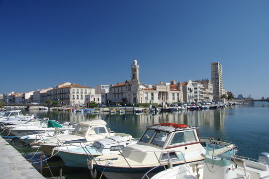 s&egrave;te et sa corniche