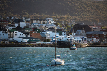 Obraz premium View of the Ushuaia city from the sea