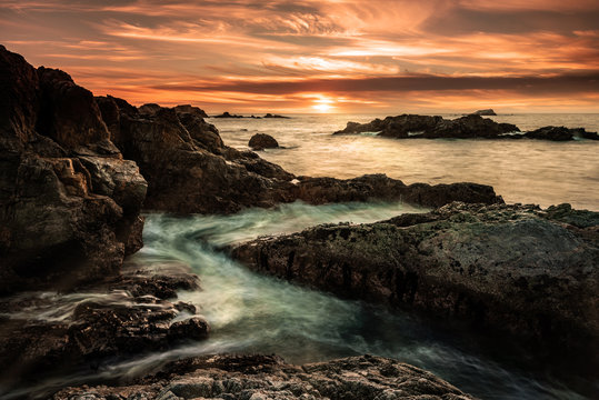Amazing rugged beach sunset © Thorin Wolfheart