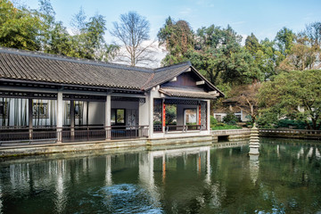 Fototapeta na wymiar Ancient Architecture of West Lake Scenic Area in Hangzhou