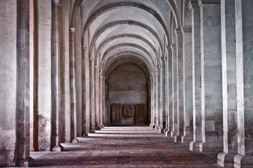 Fototapeta na wymiar Kreuzrippengewölbe eines Klosters