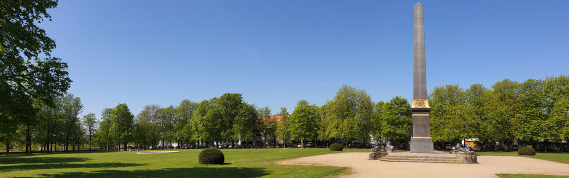 Obelisk auf dem L&ouml;wenwall in Braunschweig