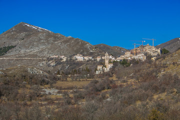 Fototapeta na wymiar Veduta panoramica di Santo Stefano di Sessanio distrutto dal terremoto de l'Aquila