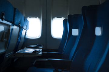 avion siège passager voyager partir hublot intérieur transport décoller peur anxiété tablette...
