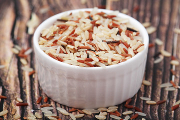 A mixture of brown, white, and red indica rice