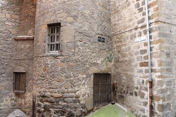 Naklejka premium Ville Le Puy en Velay en Haute Loire - Auvergne - Facades d'immeubles typiques