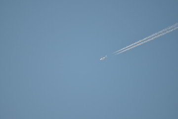 2019.04.27 Airplane at high altitude