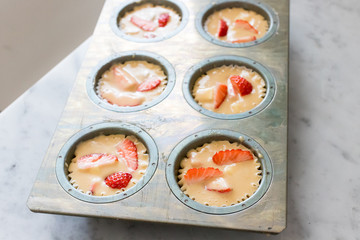 苺のマフィンづくり