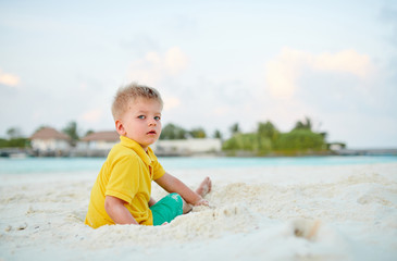 Fototapeta na wymiar Three year old toddler boy on beach