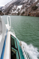 冬の庄川遊覧船　絶景クルーズ