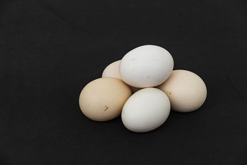 every egg is not healthy, real organic eggs and artificial farm eggs,