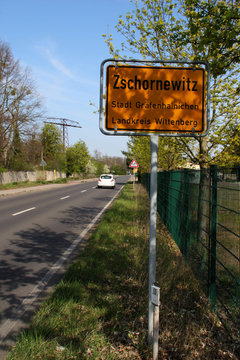 Ein Ortseingangsschild von Zschornewitz