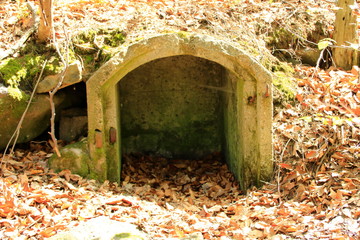 Pulverbunker im Steinbruch Königshain in Sachsen