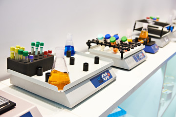 Orbital shaker for chemical laboratory