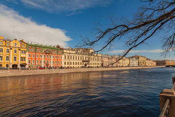 Obraz premium This is the city of St. Petersburg. The Northern capital of Russia. This is the canal embankment on a spring day.